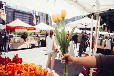 flowers at farmers market