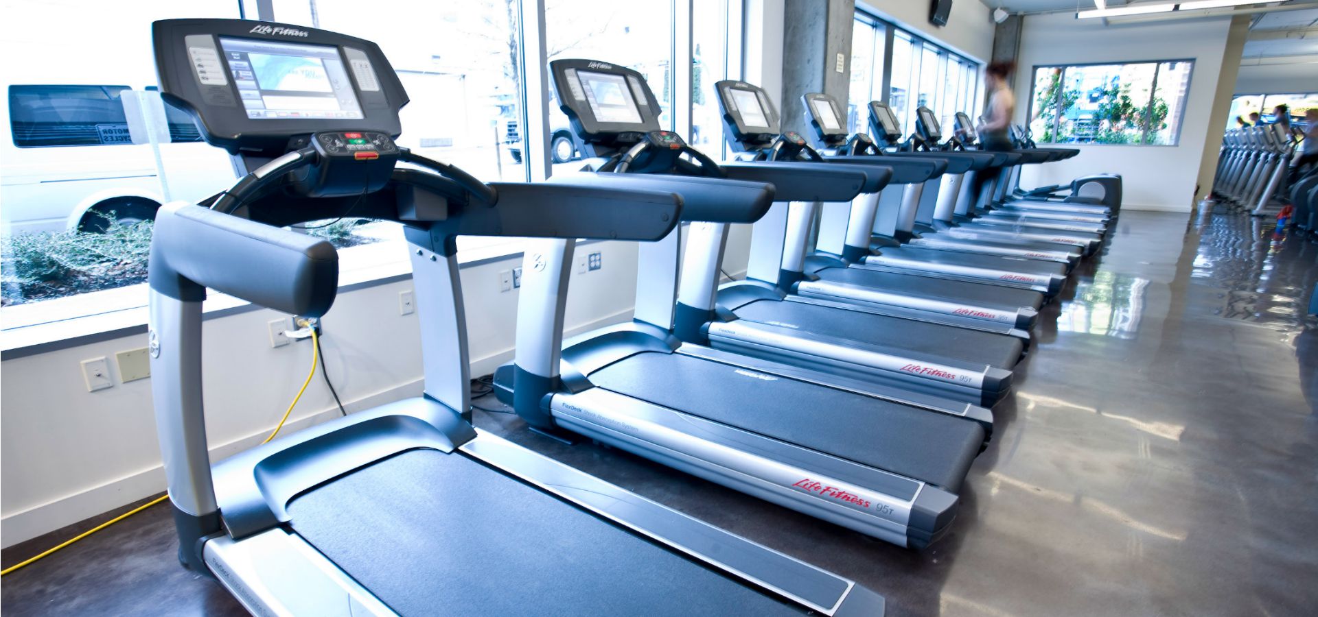 Flow fitness treadmill cheap