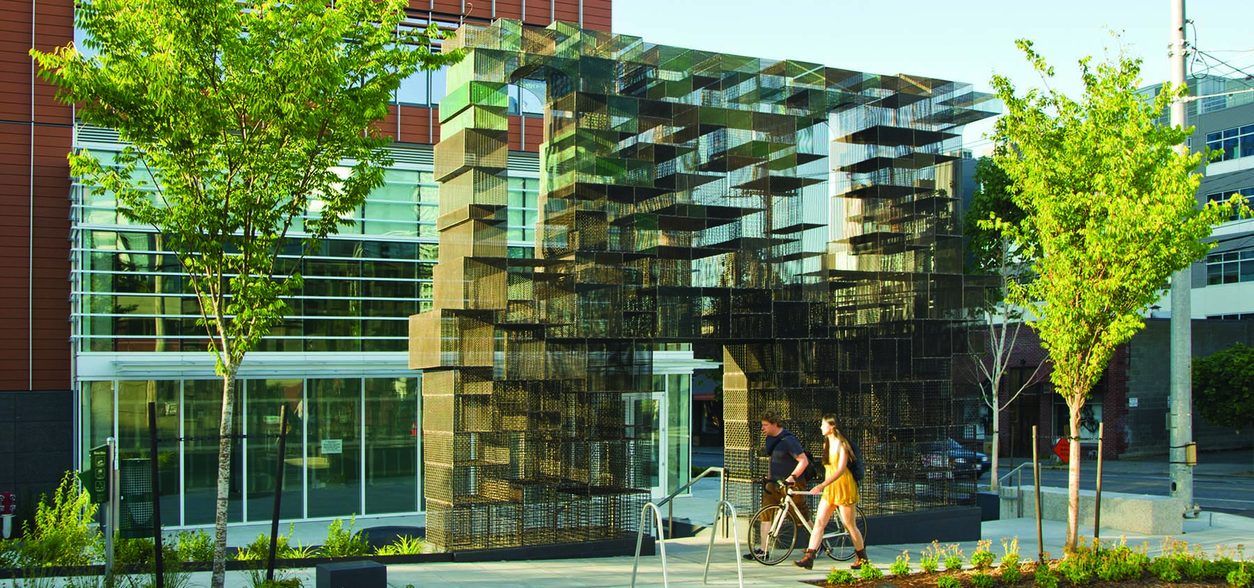 Basket-like stacked boxes as modern outdoor art.