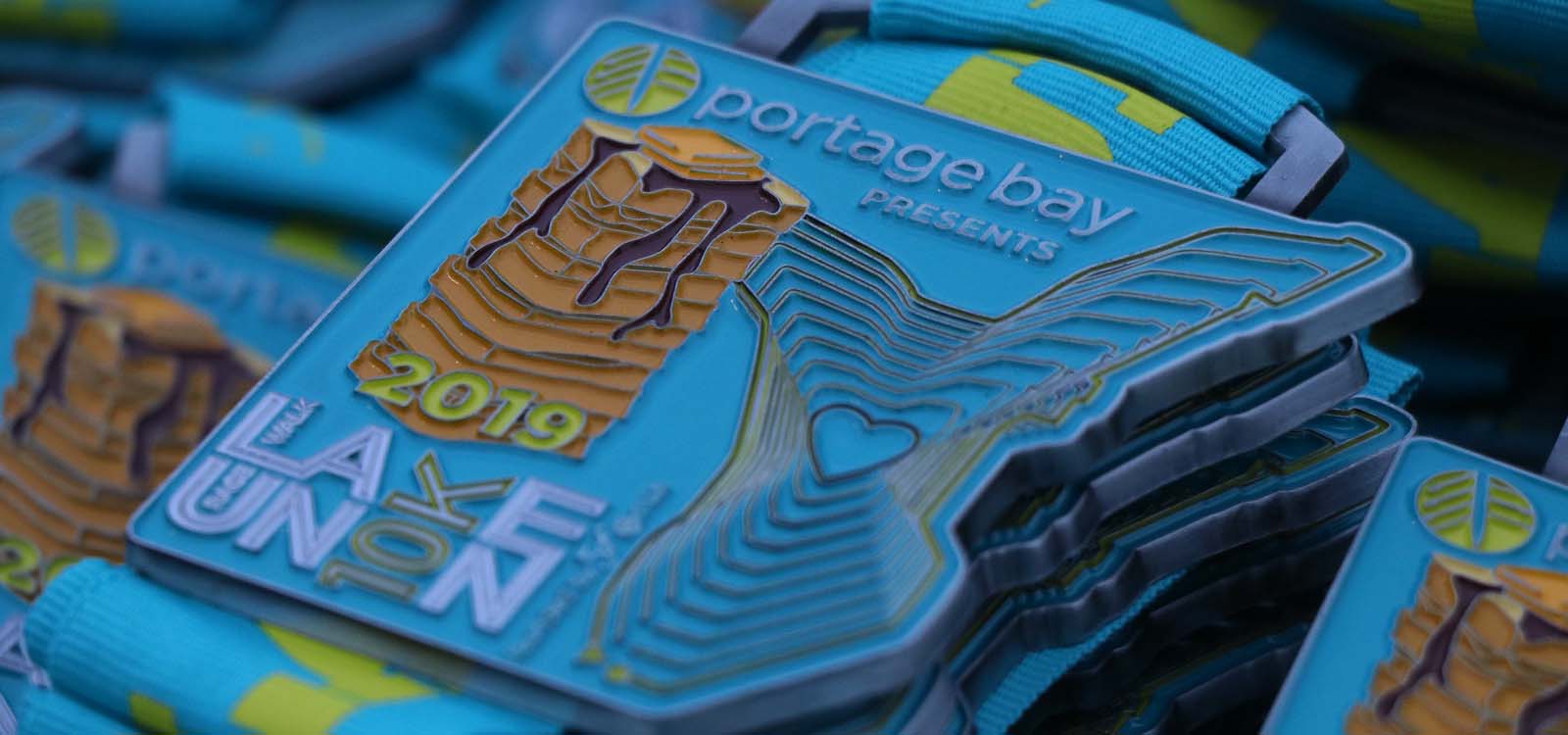 Up close image of a 10K race medal.