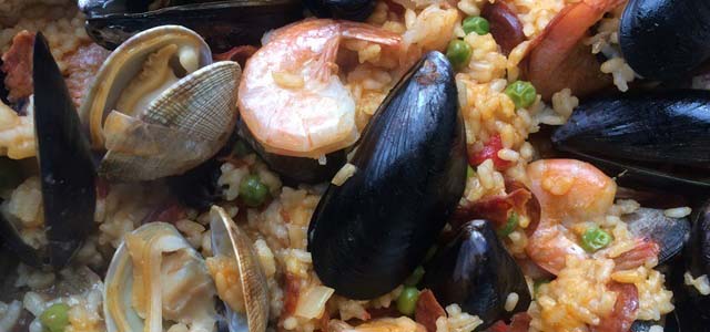 Paella de marisco up close.